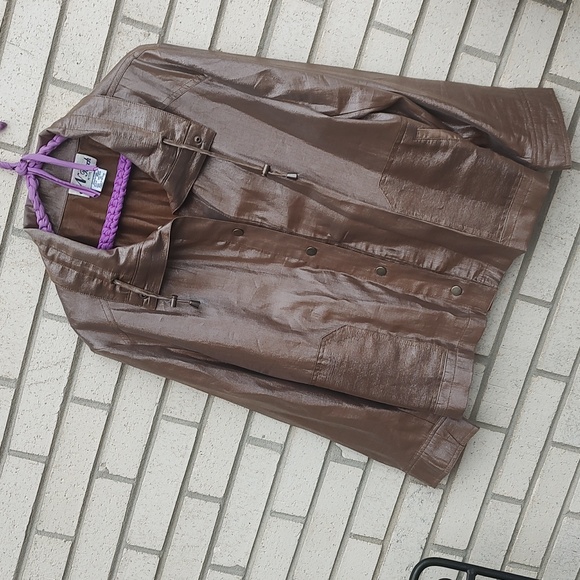 Gold Jacket** - Picture 2 of 11